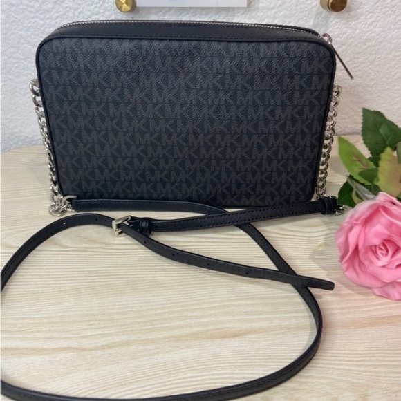 Michael Kors EW Black Crossbody new with tags - Picture 3 of 6